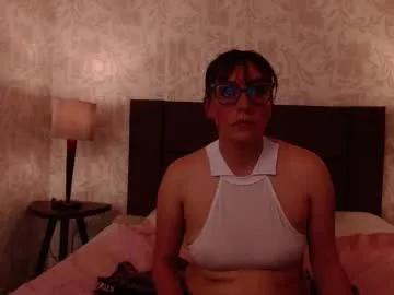 Freechat ava_raye on Chaturbate