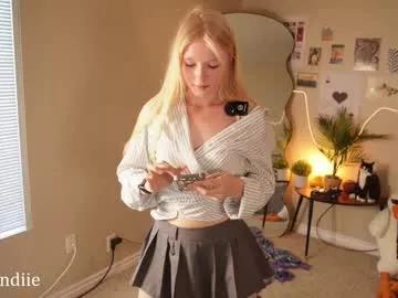 Freechat bestblondiiecb on Chaturbate