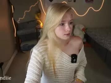 Freechat bestblondiiecb on Chaturbate