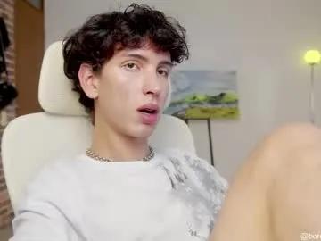 Freechat boream_ on Chaturbate