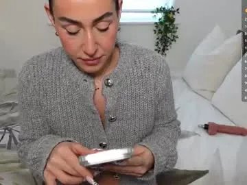 Freechat britishsofia on Chaturbate