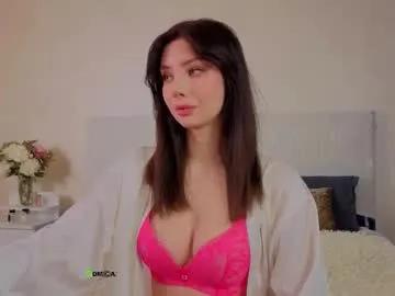 Freechat brunettedetka on Chaturbate