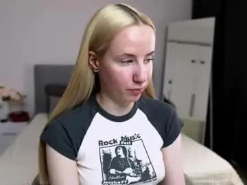 cassie_kelman — GOAL: Play with nipples [83 tokens remaining]  #anal #daddysgirl #smalltits #blonde #squirt