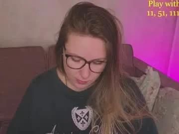 Freechat cute_darina on Chaturbate