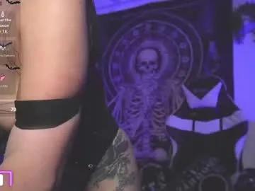 dalia_vorhees — I'm in my red days :c - Goal: Naked and oil [170 tokens left] #goth #saliva #c2c #latina #bigass