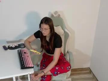 Freechat emerald_sparkles on Chaturbate