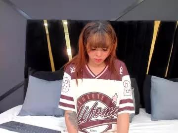 Freechat emilly_moonn on Chaturbate