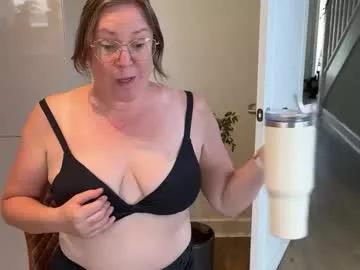 Freechat flossyishot on Chaturbate