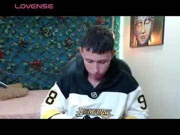 Freechat garuo_18 on Chaturbate