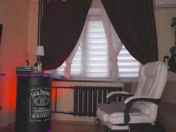 Freechat goldenmoore on Chaturbate