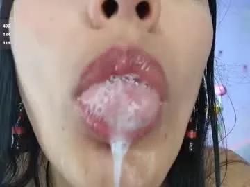 Freechat hinata_21_ on Chaturbate