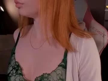 Freechat honeyautumn on Chaturbate