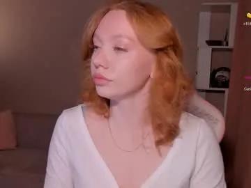 Freechat honeyautumn on Chaturbate