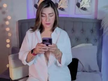 Freechat isabella_lt on Chaturbate