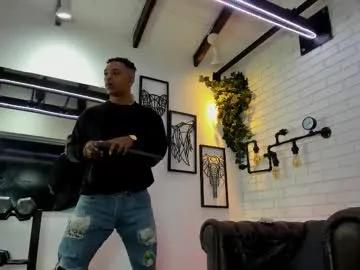 italomoore —  Let me take control... you'll beg for more  // GOAL: Striptease [25 tokens left] #ebony #bbc #submissive #BDSM #domination