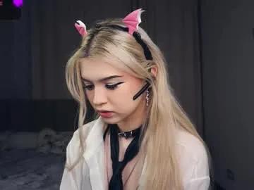 jettahartill — GOAL: lick my fingers looking at the camera [25 tokens remaining] My name is Daryl, I'm glad you're with me :) 69tk=69sec #18 #blonde #new #bigass #bigboobs