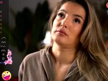 Freechat kellymathews on Chaturbate