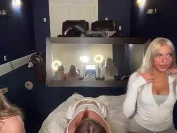 Freechat kenziesmithh on Chaturbate