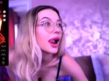 Freechat kyliejoyce on Chaturbate
