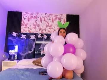 Freechat larabrook on Chaturbate