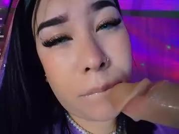 Freechat leahtemptation on Chaturbate
