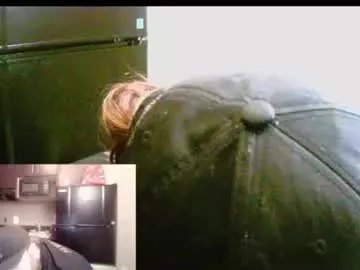 Away lilbratty_clouds_ogpuffdragon on Chaturbate