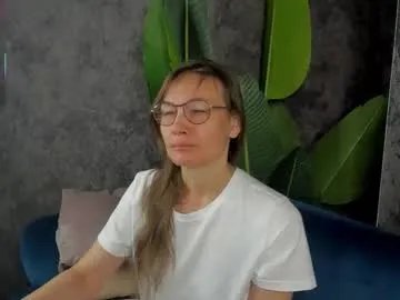 Freechat lillian_white1 on Chaturbate