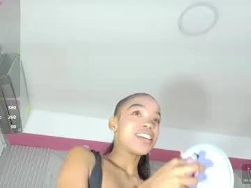 Freechat littleebonymommy on Chaturbate