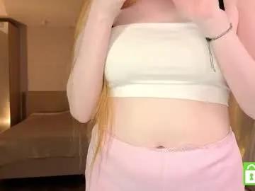 Freechat lulu_moons on Chaturbate