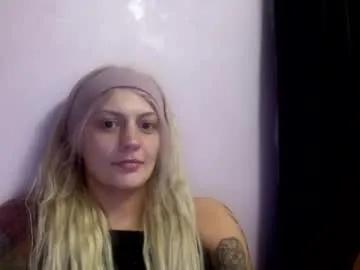 Freechat madelinevalentine on Chaturbate