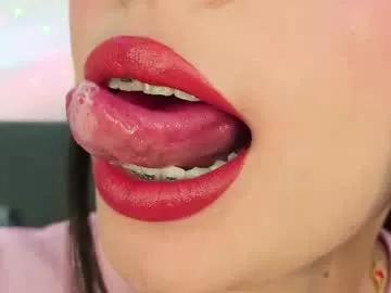 Private mia_roux13 on Chaturbate