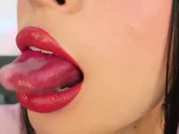 Private mia_roux13 on Chaturbate