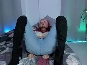 Freechat naugthymila3 on Chaturbate