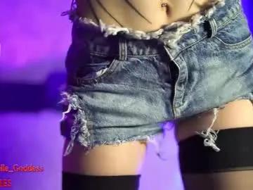 nelle_ on Chaturbate 