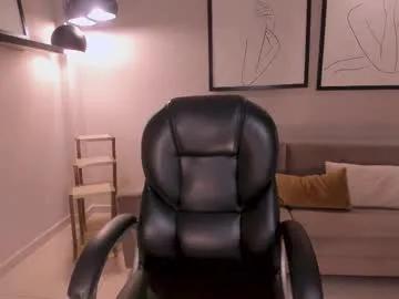 Freechat ninablumm on Chaturbate