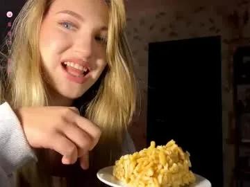 oletaguinyard — Goal: Tease my sexy nipples under my bra  /  Kem! Crazy, strange, cringe, but mostly - FUN! #new #shy #young #teen #18 [155 tokens remaining]