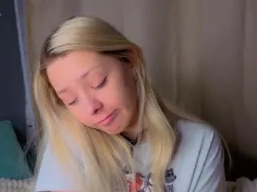 Freechat peek_in_my_window on Chaturbate