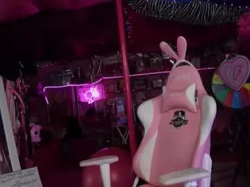 Freechat plasticfuckdoll on Chaturbate