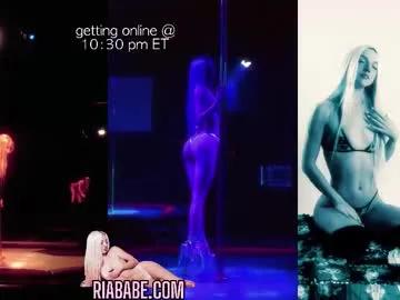 Freechat riababe on Chaturbate