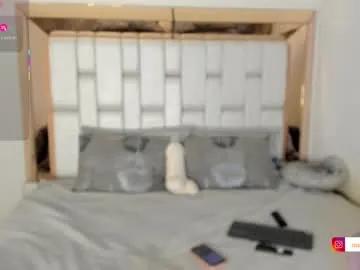 Freechat rosannaking on Chaturbate