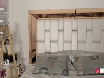 Freechat rosannaking on Chaturbate