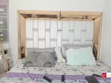 Freechat rosannaking on Chaturbate