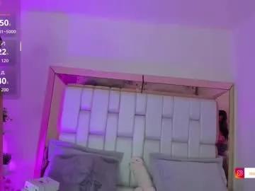 Freechat rosannaking on Chaturbate