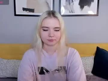 ruthbryant — ahegao face + suck fingers close up [26 tokens left] new girl for your pleasure #submissive #deepthroat  #daddysgirl #blonde #ahegao