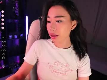 Group sensualily on Chaturbate