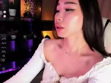 Group sensualily on Chaturbate