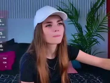 Freechat sophiesuvi on Chaturbate