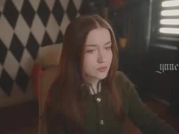 ynnenbrynn —  Hi! lovense is on| /menu on  // GOAL: topless [300 tokens left] #tattoo #redhead #smalltits #twerk #heels