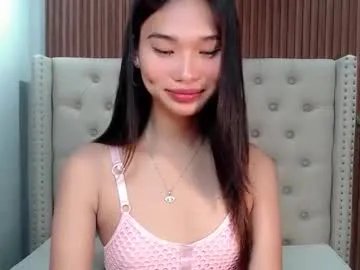 Freechat yoursluttyashxx on Chaturbate