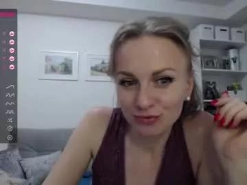 Freechat yummylilya on Chaturbate